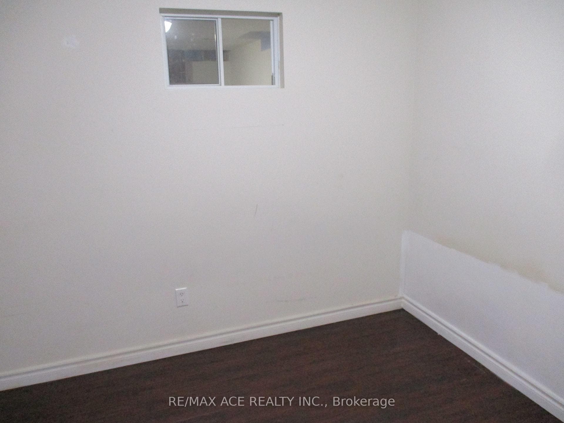 66 Meandering Trail Unit Bsmt photo 6