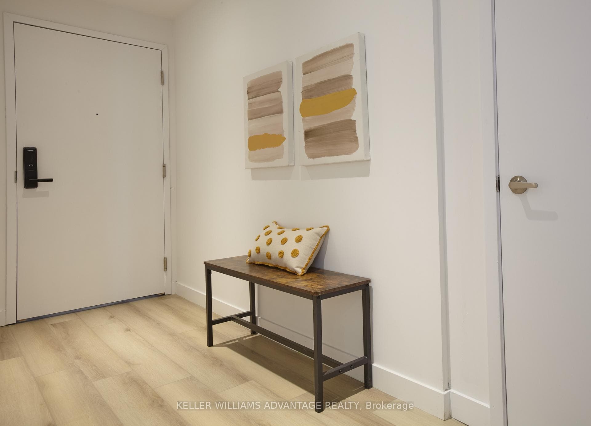 2382 Kingston Road Unit 307 photo 6
