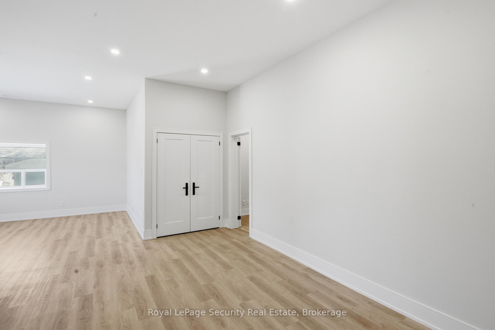 185 Main Street Unit B photo 12