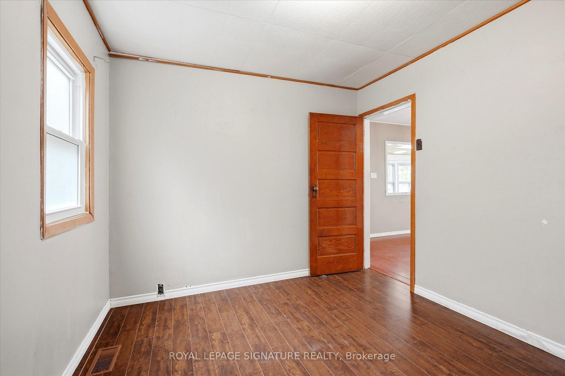 54 Farley Circle photo 13