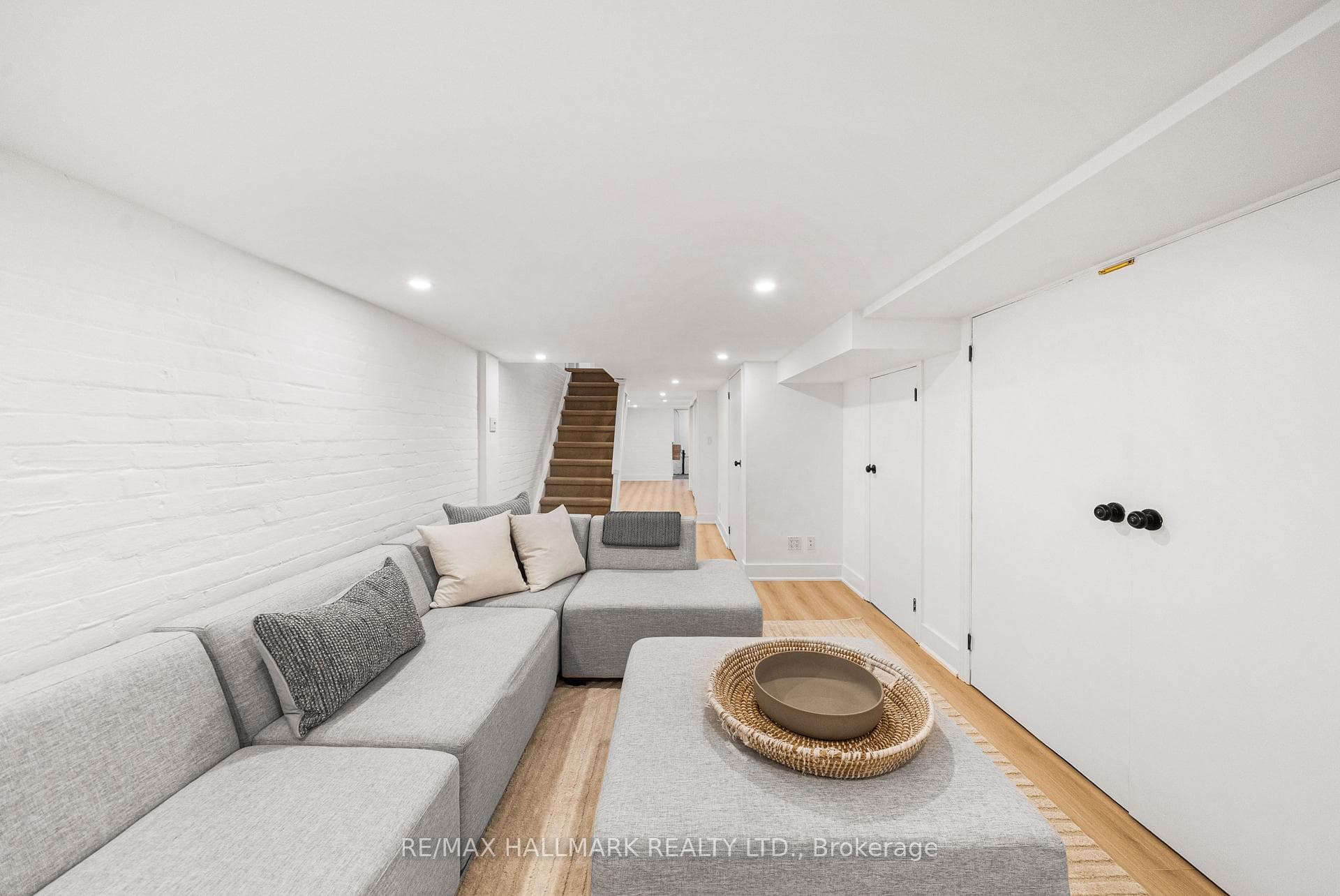 181 Withrow Avenue photo 43
