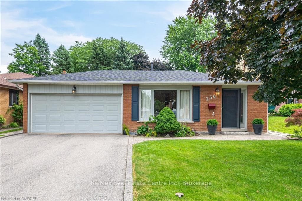238 LAURIER Avenue photo 1