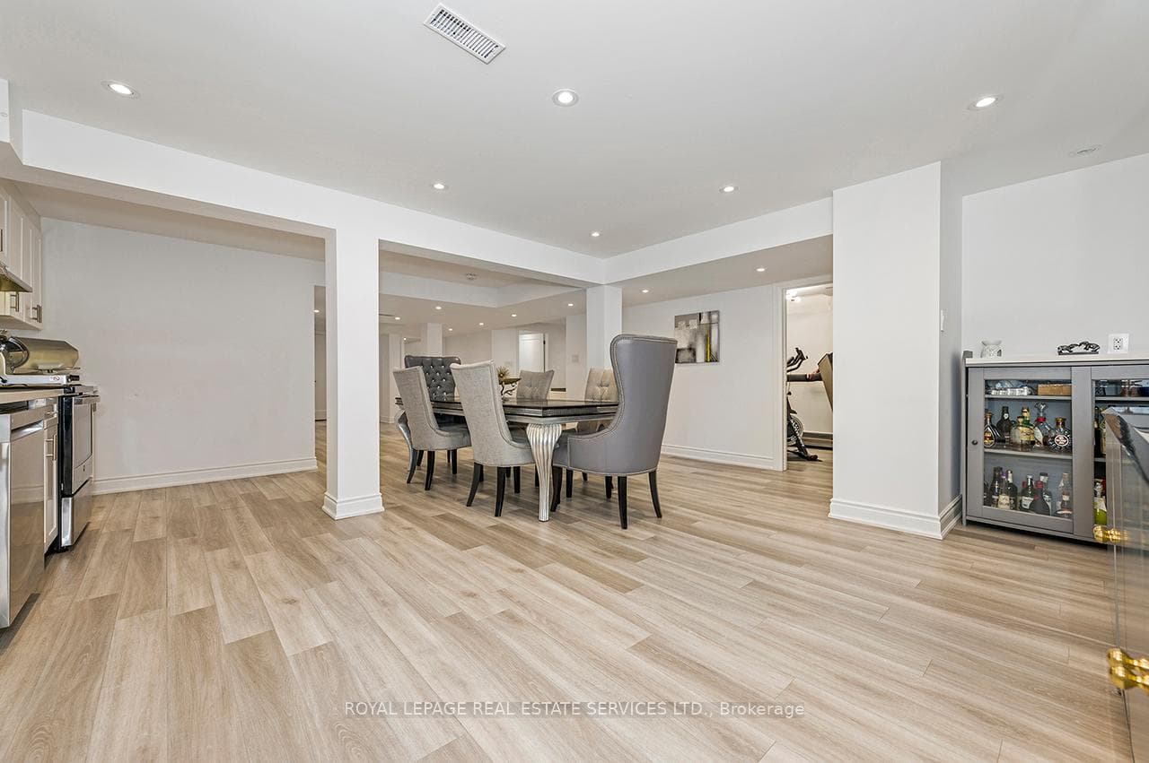 471 Sonoma Boulevard photo 35