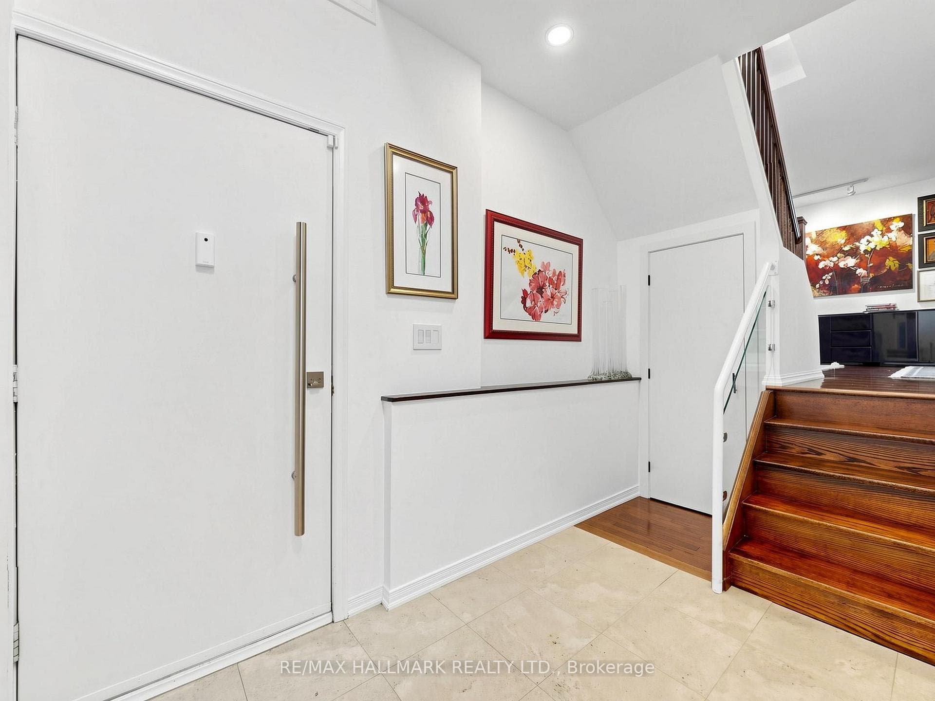 63 St Clements Avenue photo 14