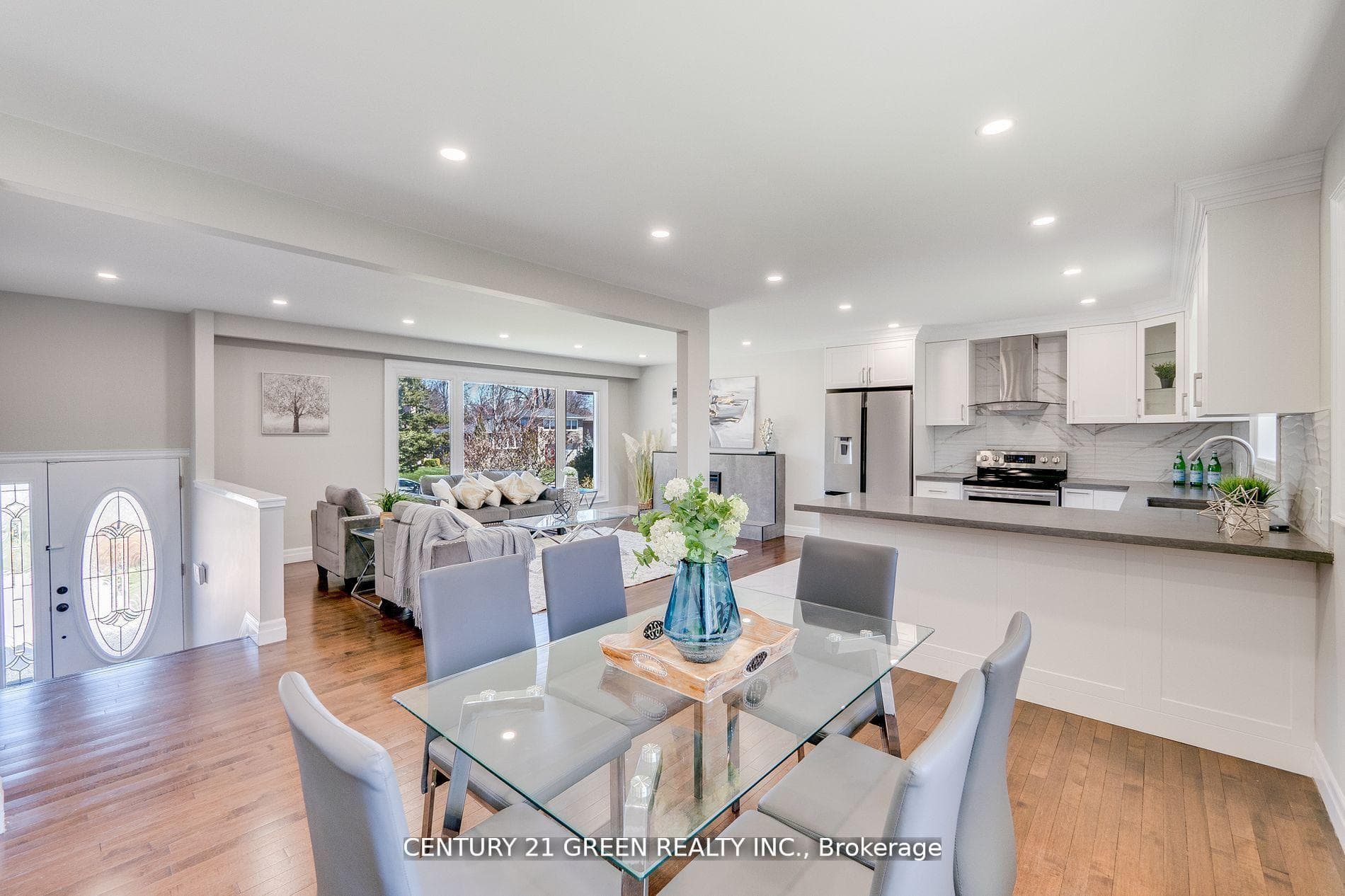 55 Regency Square photo 11