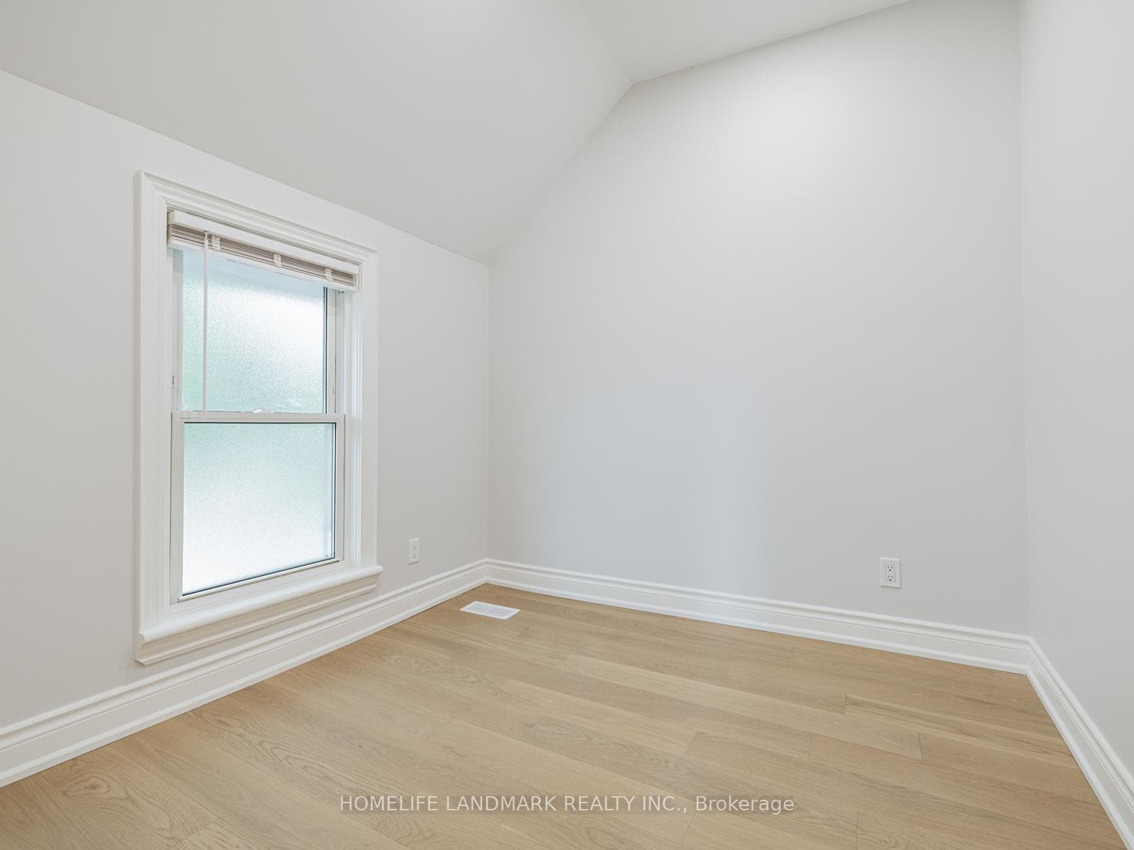 41 Arnold Crescent photo 24
