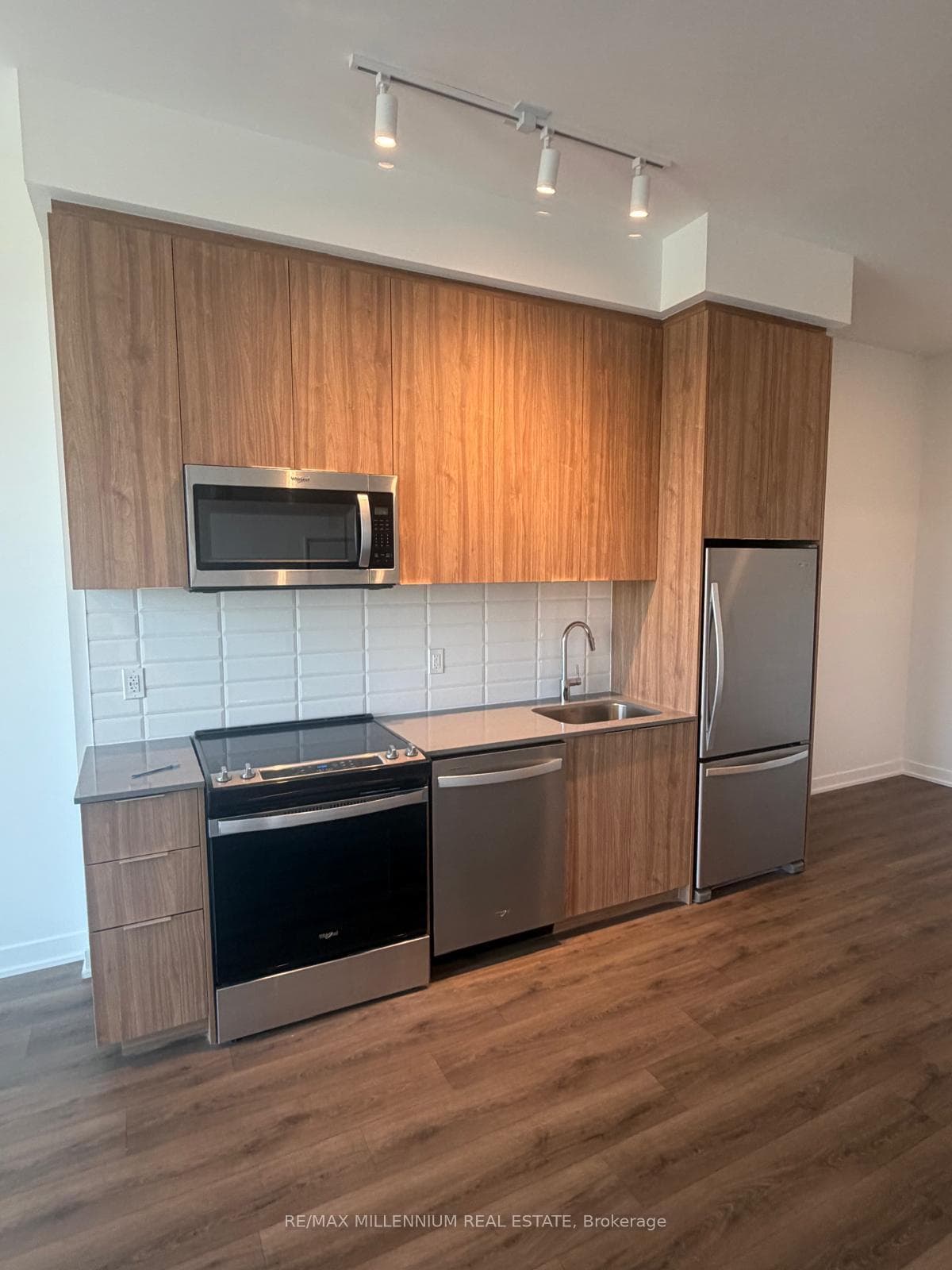 740 Whitlock Avenue Unit 809 photo 10