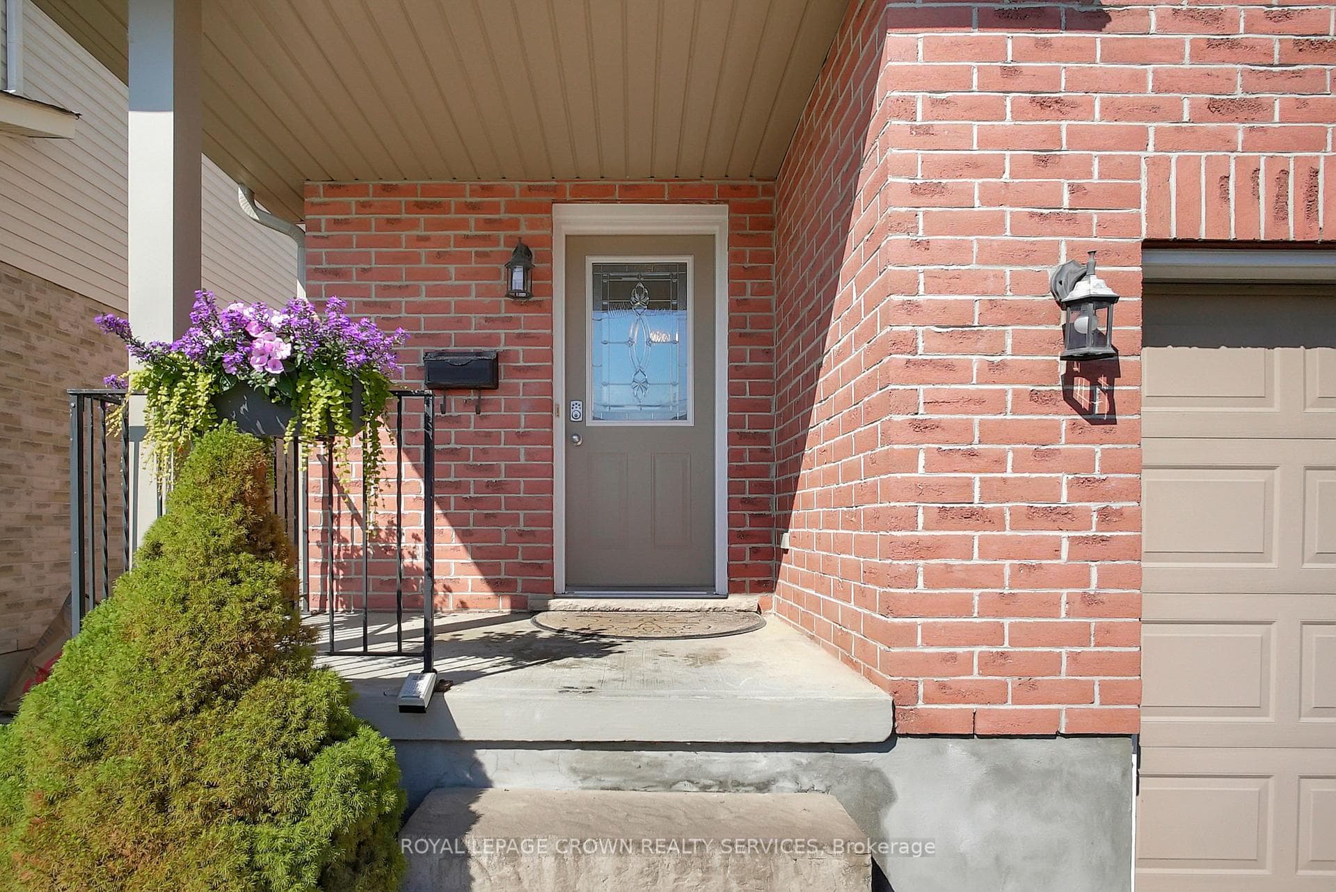 1489 Old Zeller Drive photo 3