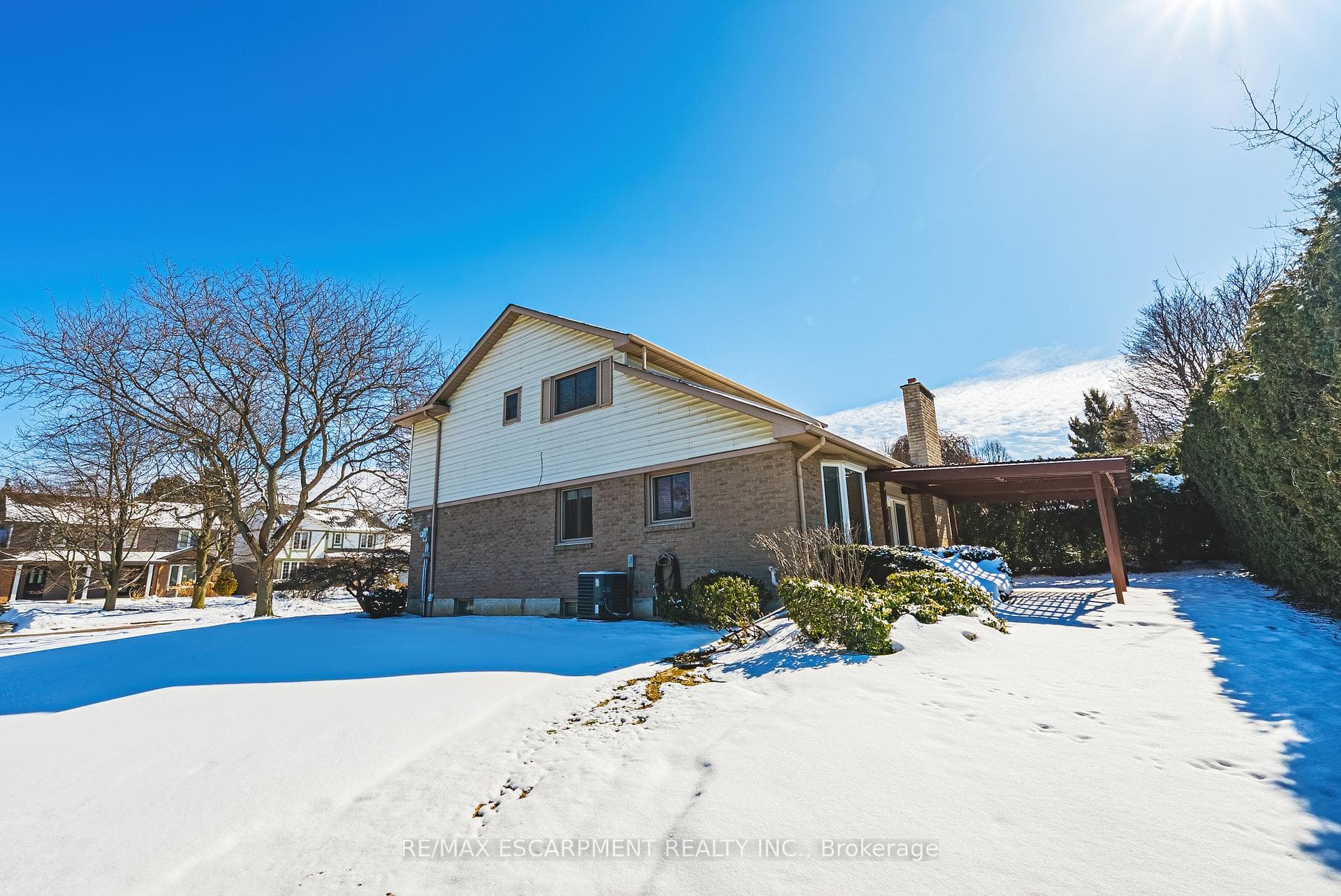 577 Tomahawk Crescent photo 31