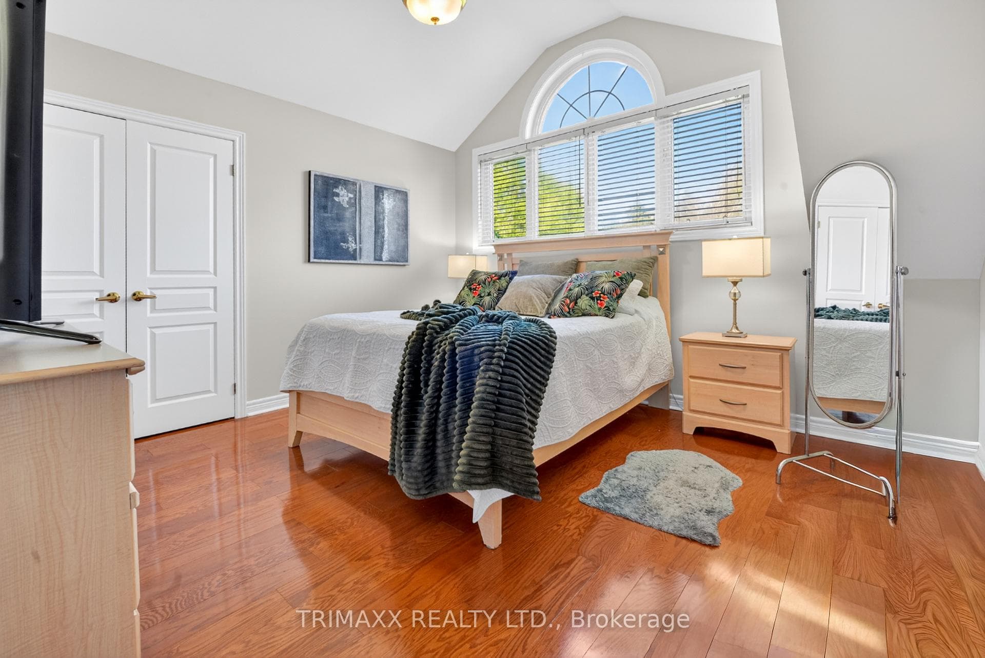 18 Walton Drive photo 29