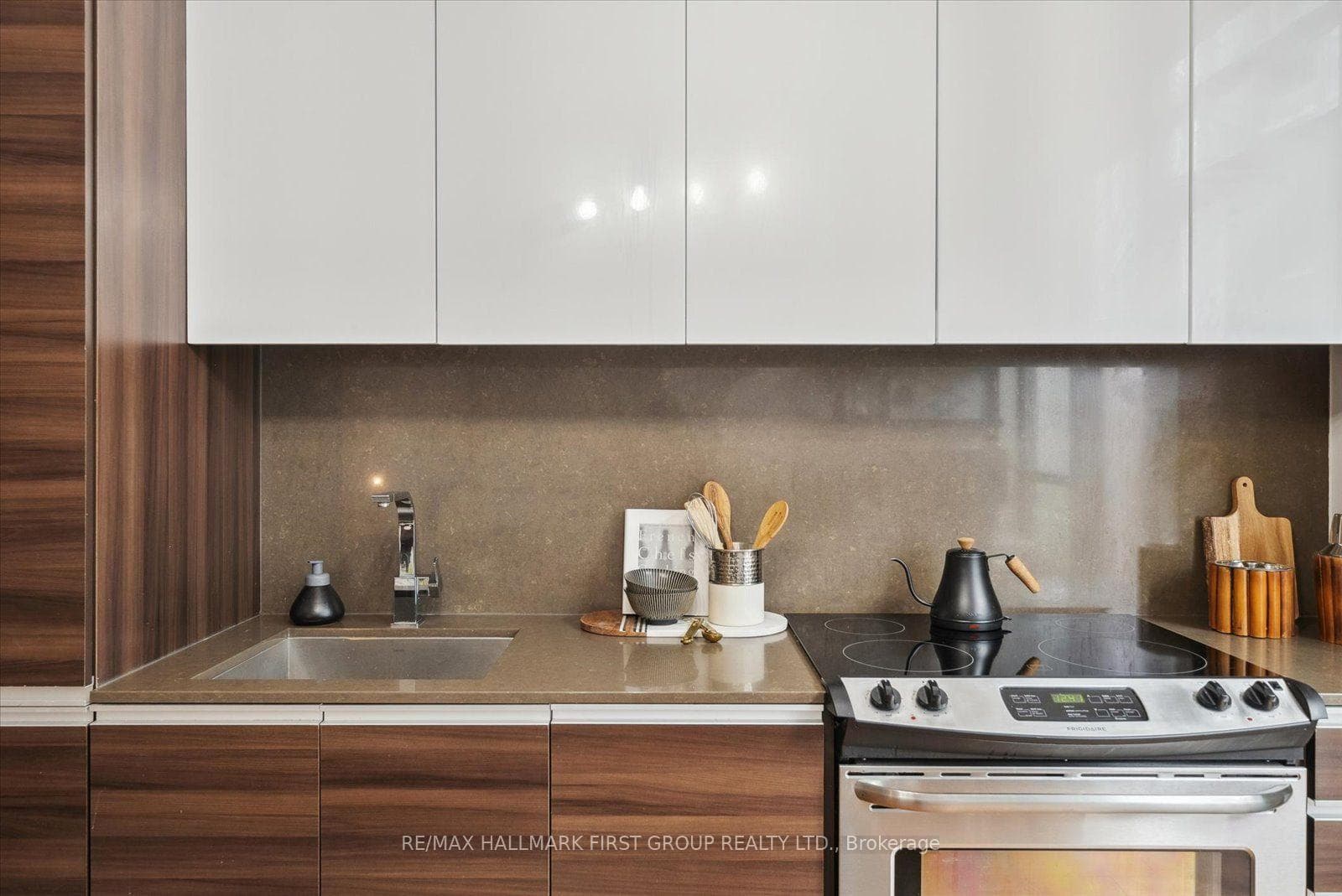 8 Gladstone Avenue Unit 602 photo 11