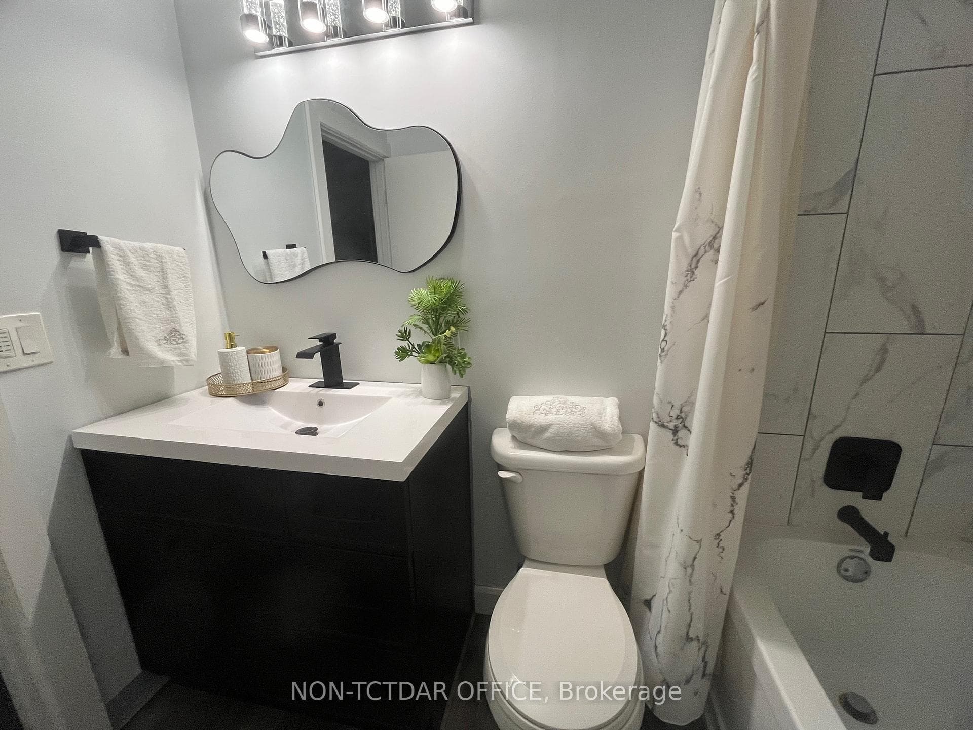 56 Ninth Avenue photo 24