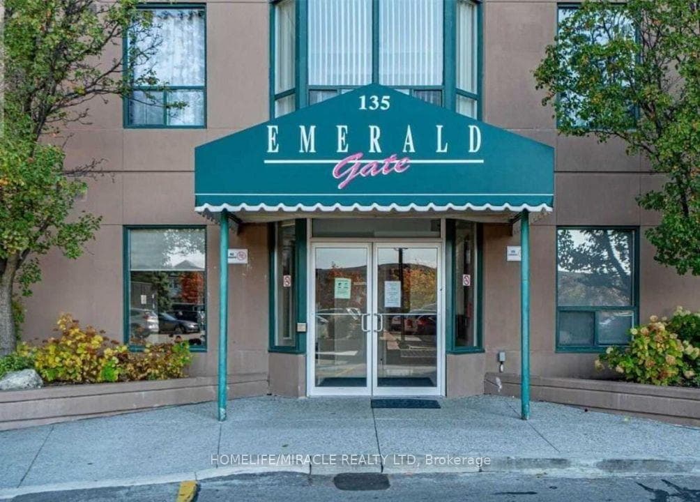 135 Hillcrest Avenue Unit PH3 photo 2