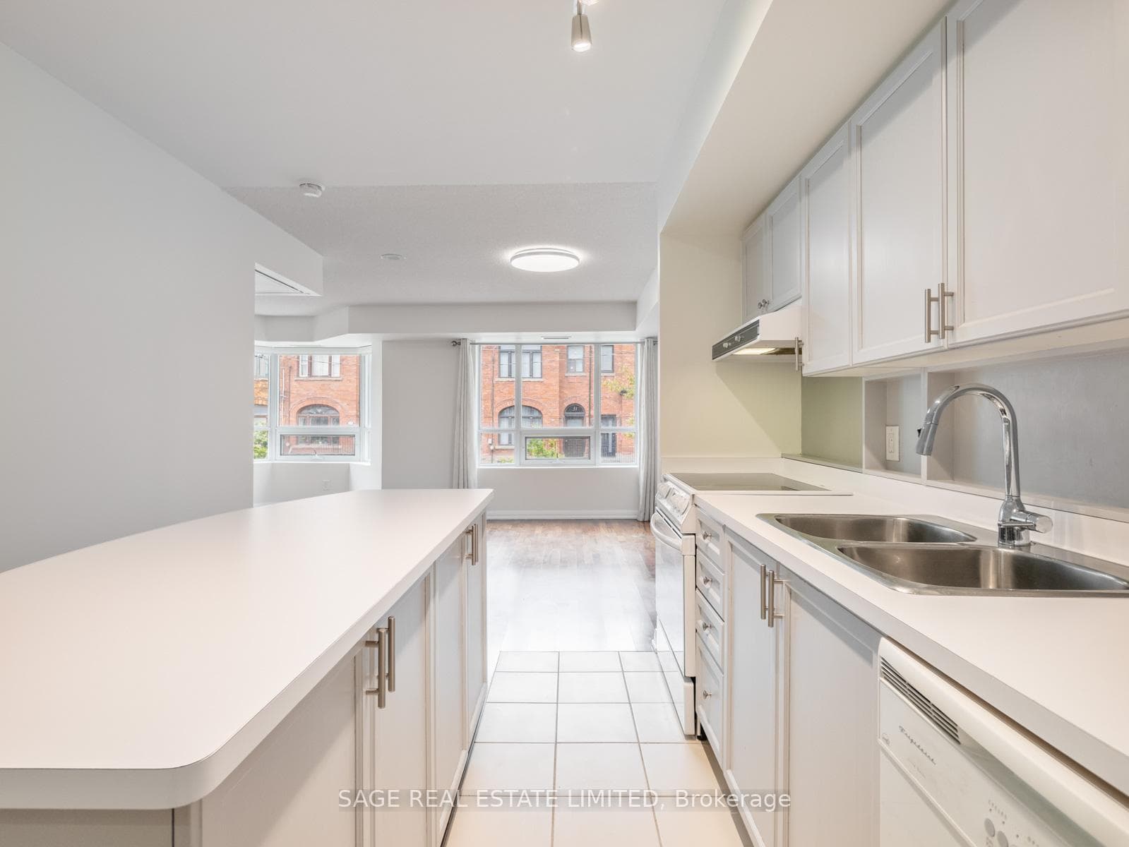 18 Beverley Street Unit 209 photo 11
