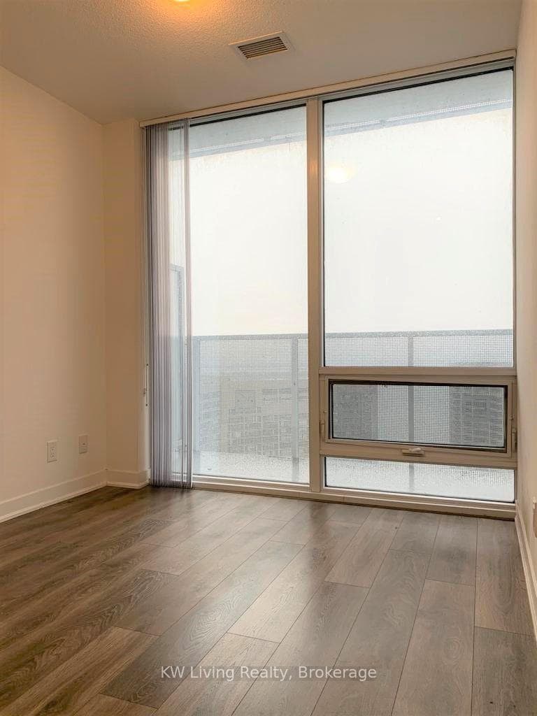 88 Harbour Street Unit 3910 photo 6
