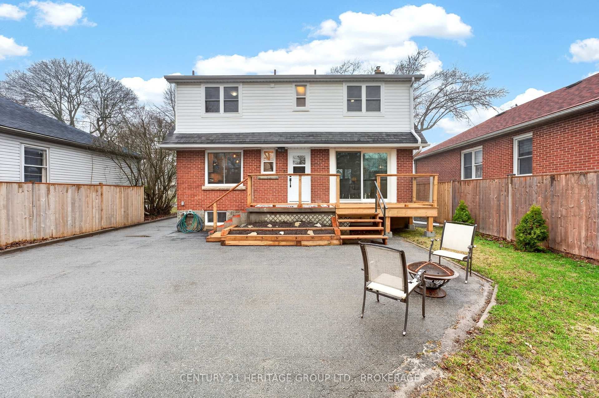 439 College Street photo 32