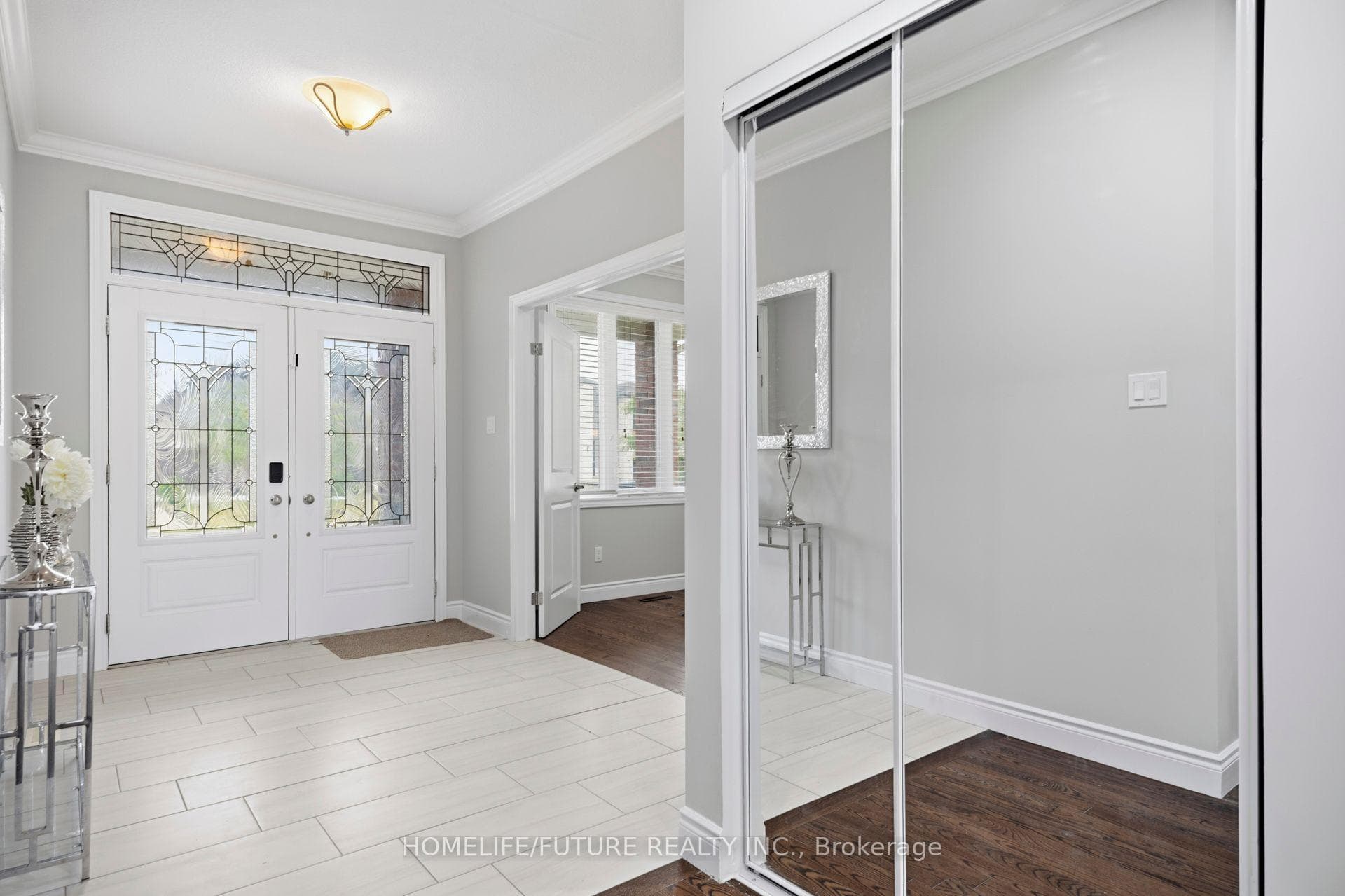 1049 Melsetter Way photo 3