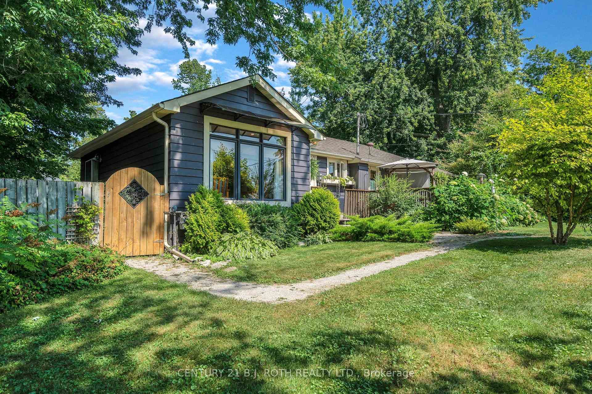 481 Lakeshore Road photo 2