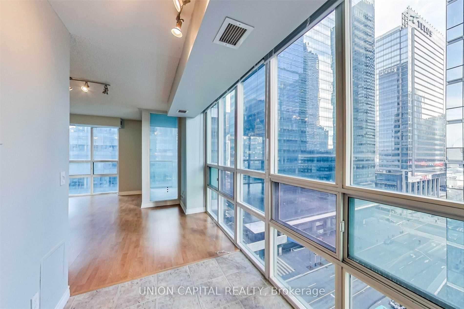 30 Grand Trunk Crescent Unit 1506 photo 23
