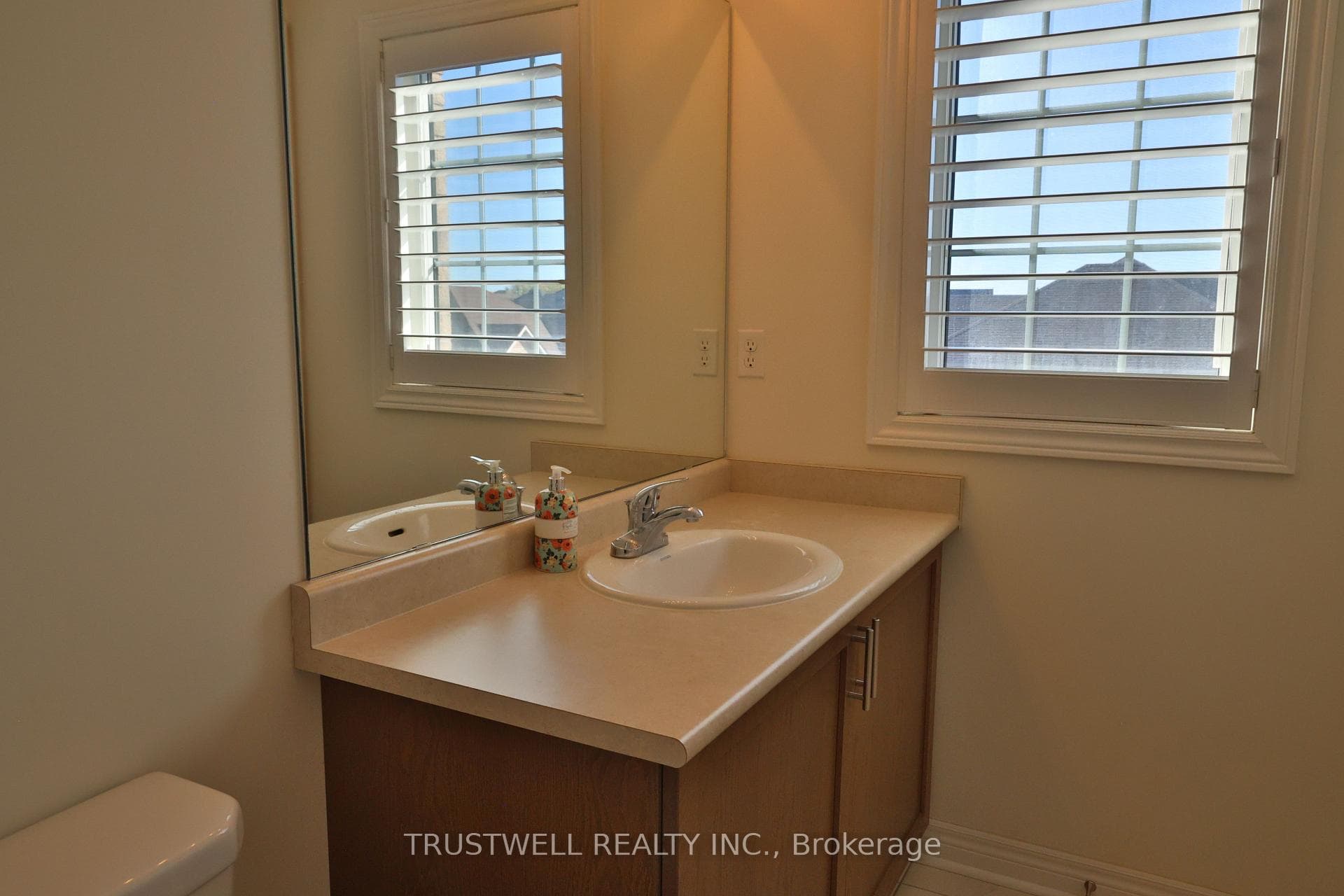 2032 Donald Cousens Parkway photo 12