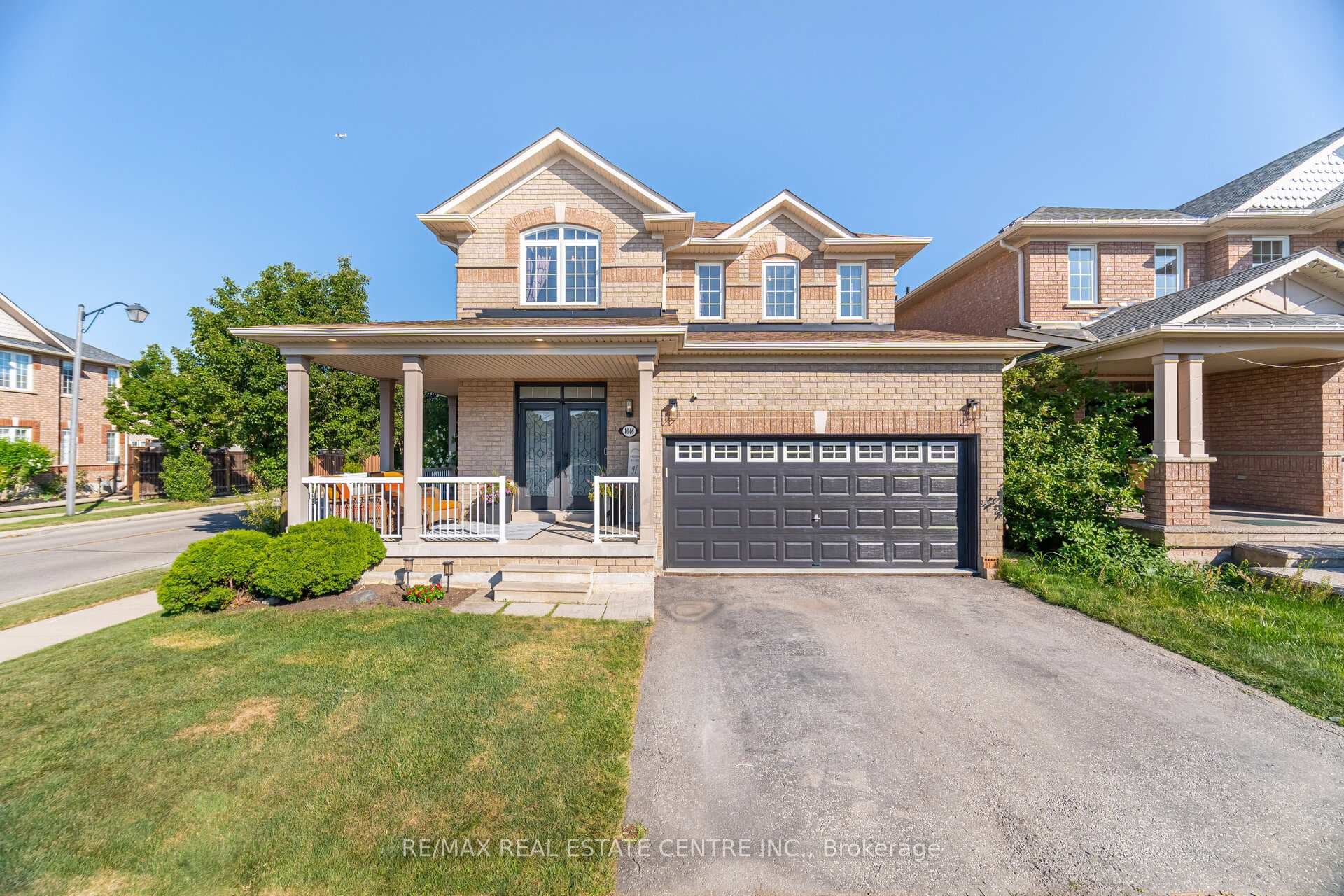 1046 Costigan Road photo 1