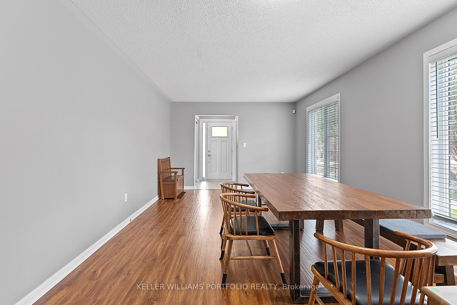 2412 Baintree Crescent photo 8