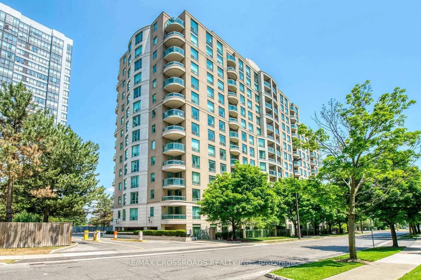 8 Pemberton Avenue Unit 705 photo 1