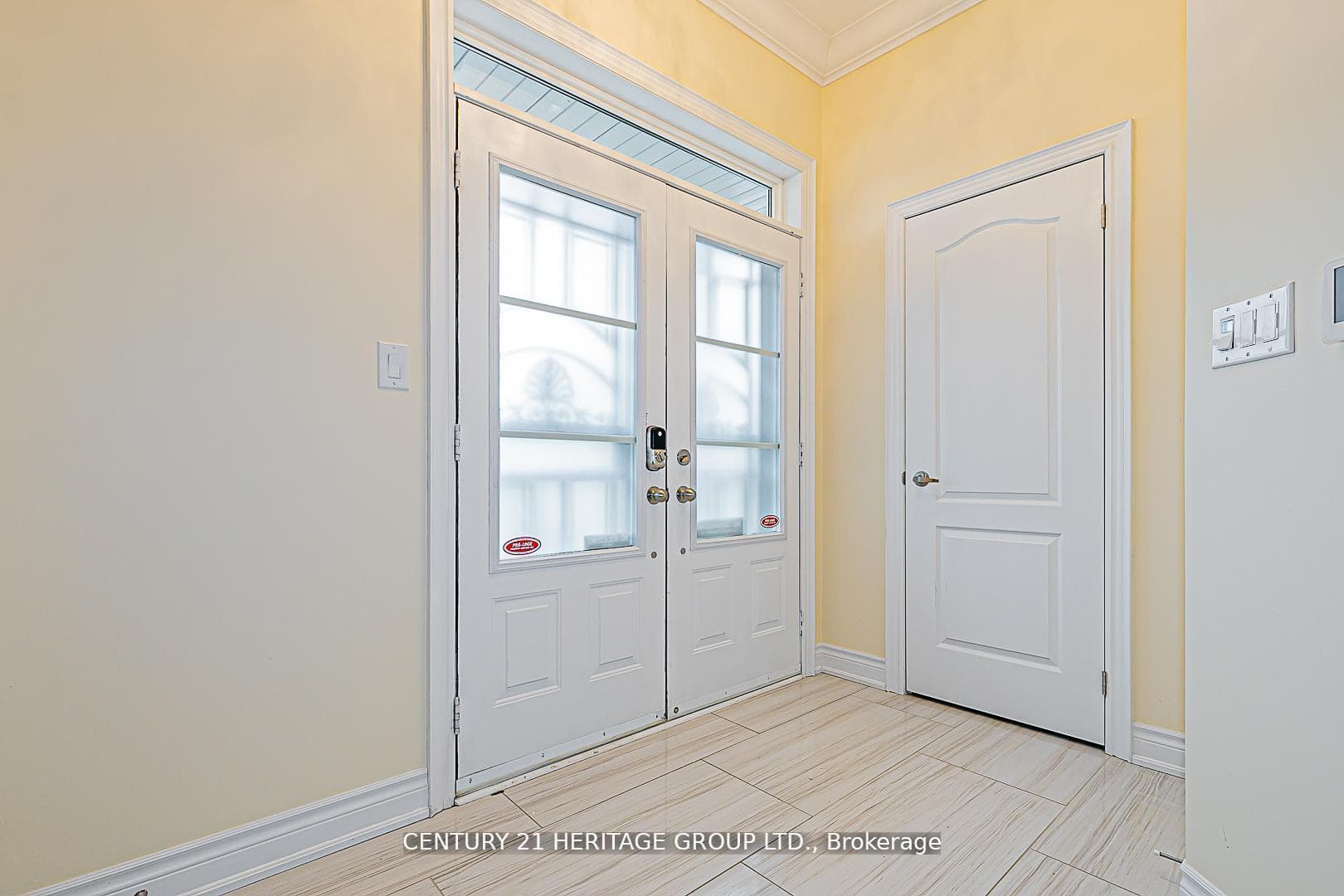 2 Roy Harper Avenue photo 4
