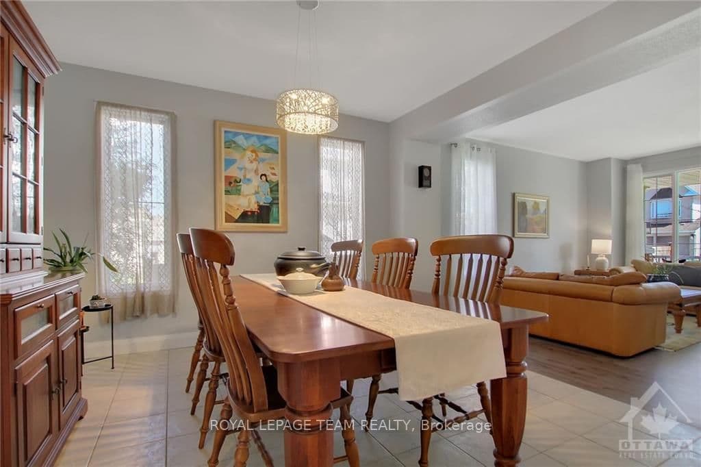 60 BIRCHFIELD Avenue photo 6
