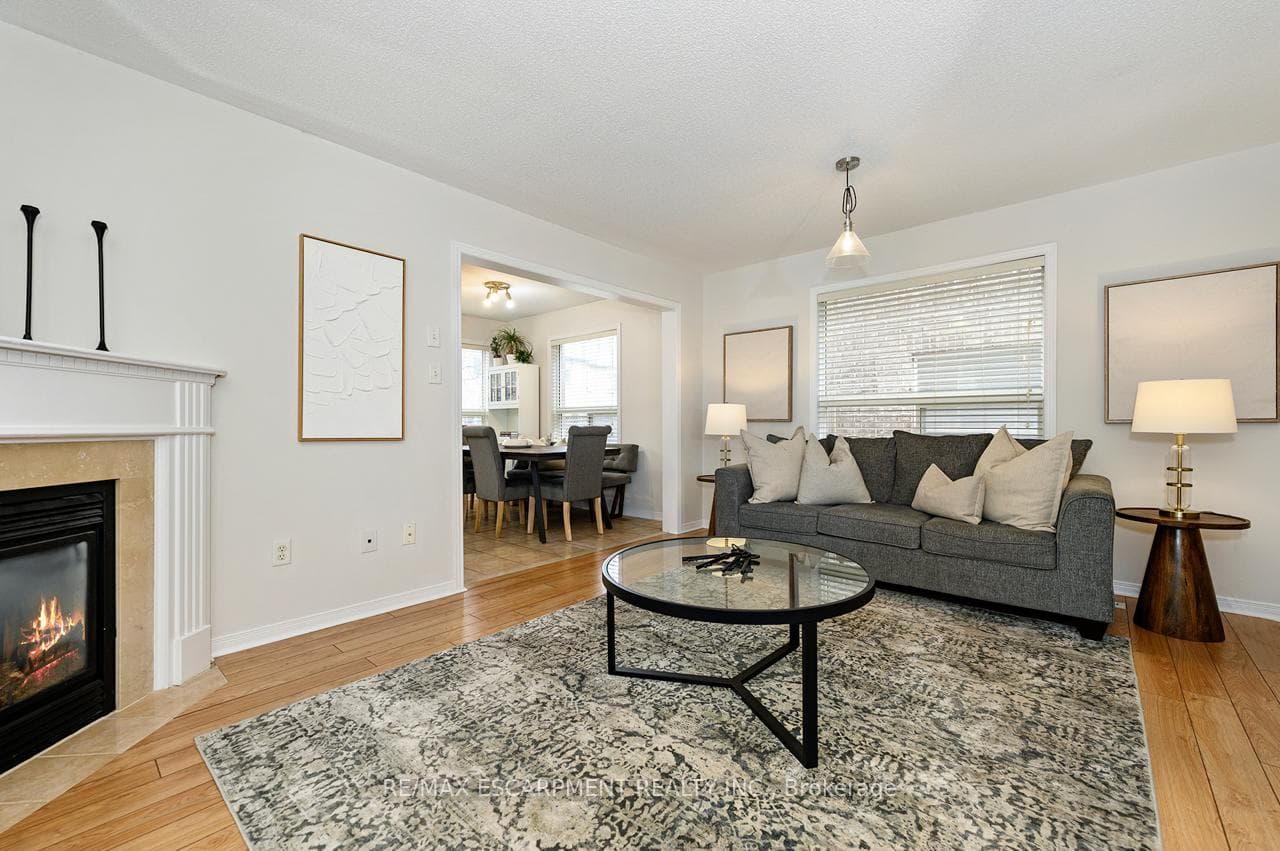 1815 Cobra Crescent photo 11