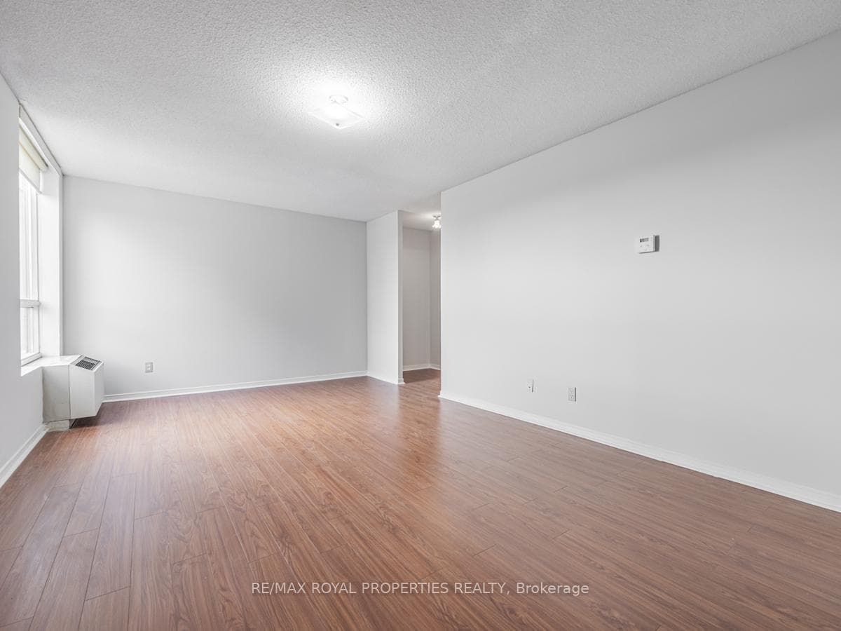 1 Reidmount Avenue Unit 402 photo 26
