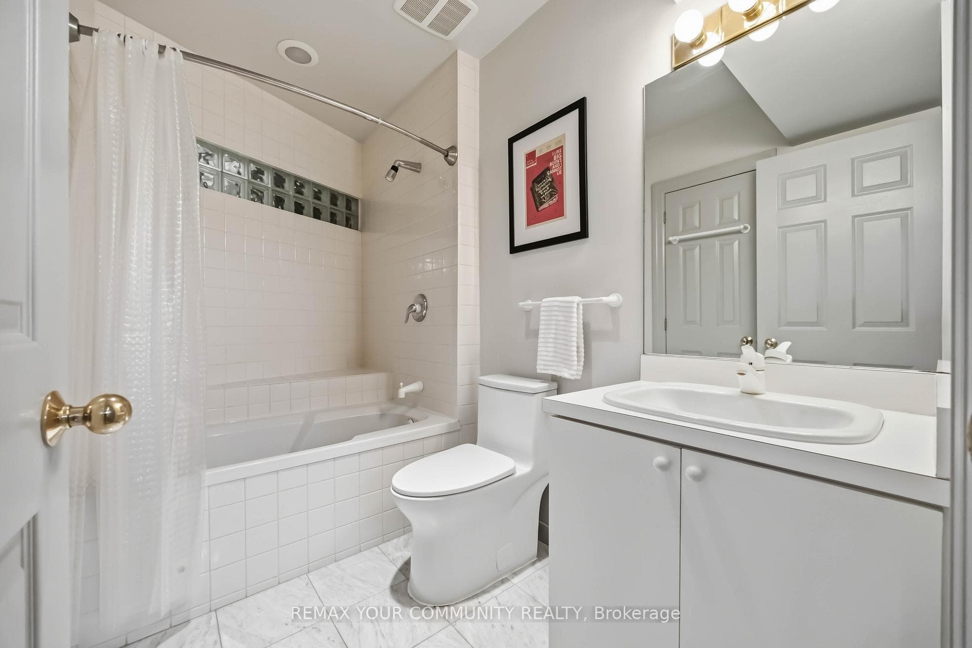 44 Castlefield Avenue photo 23