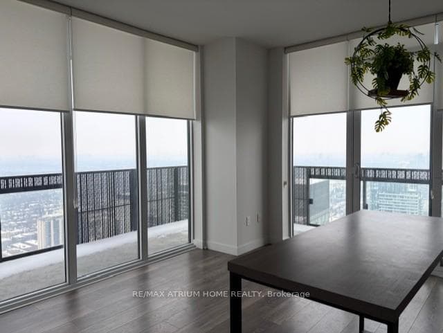 8 Eglinton Avenue Unit 5208 photo 1