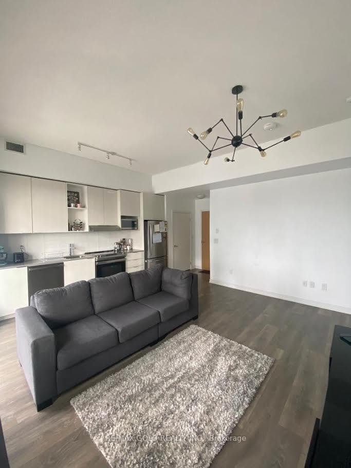 2520 Eglinton Avenue Unit 1404 photo 3
