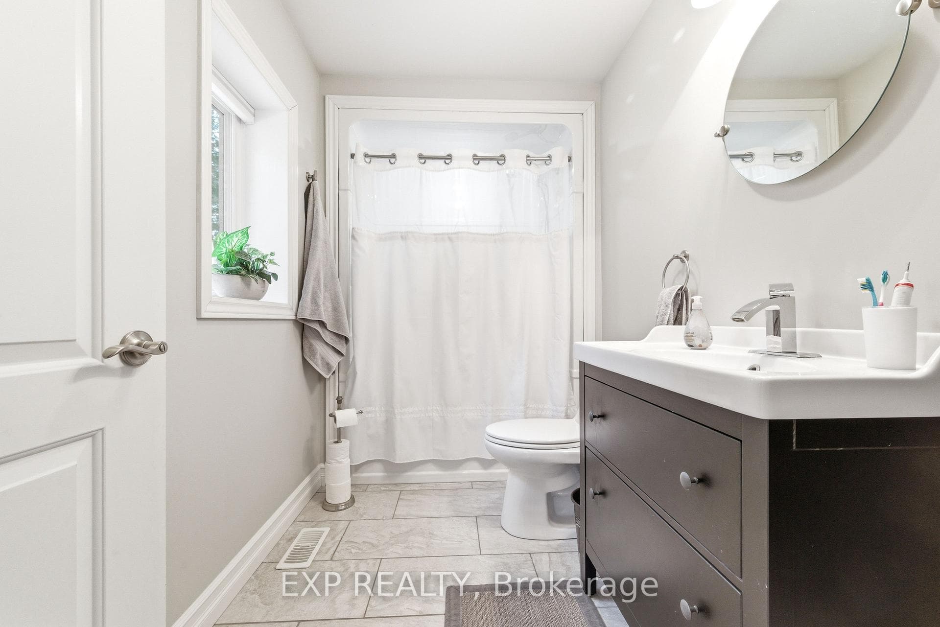 Main floor bath