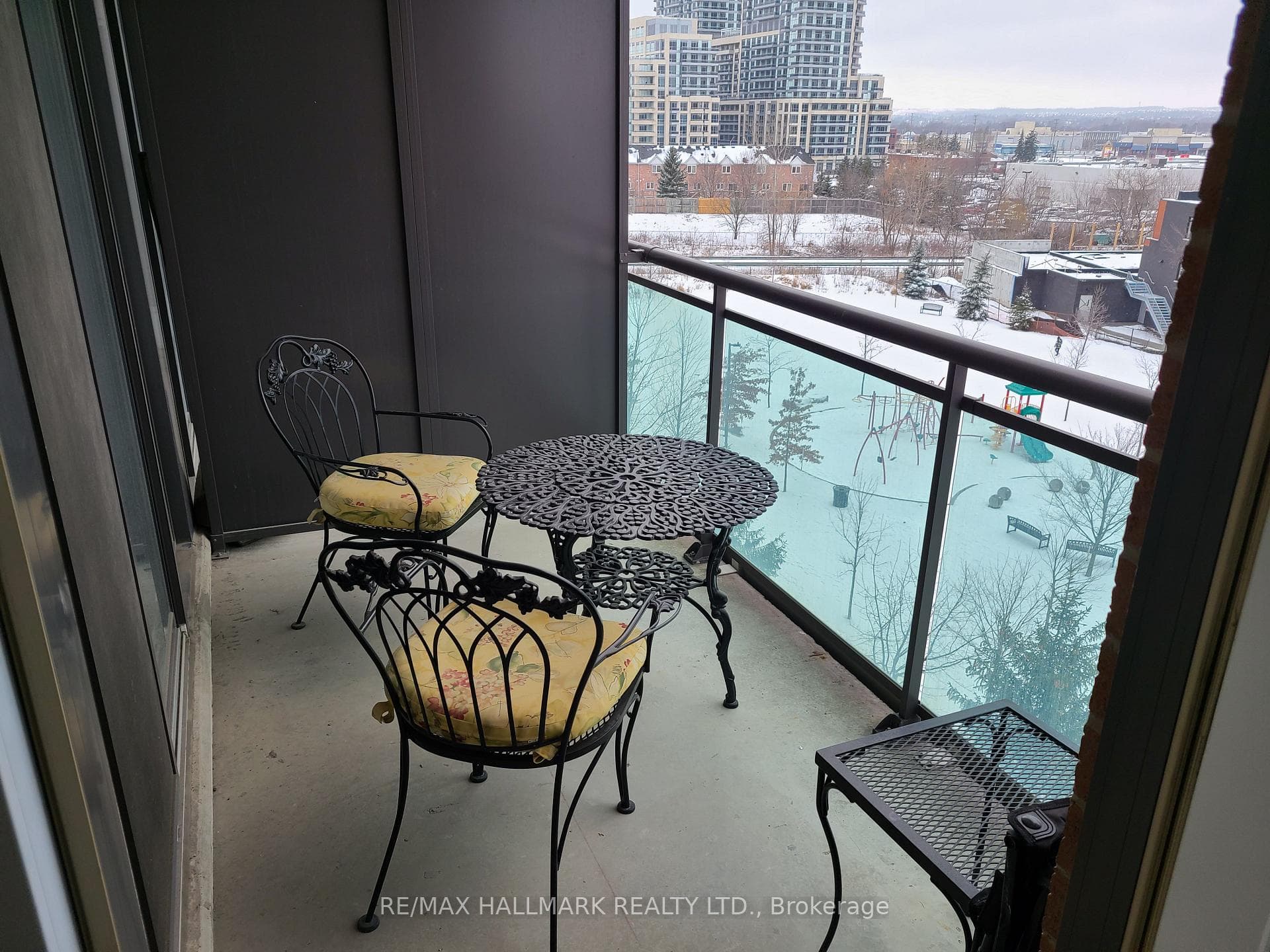 350 Red Maple Road Unit 604 photo 16