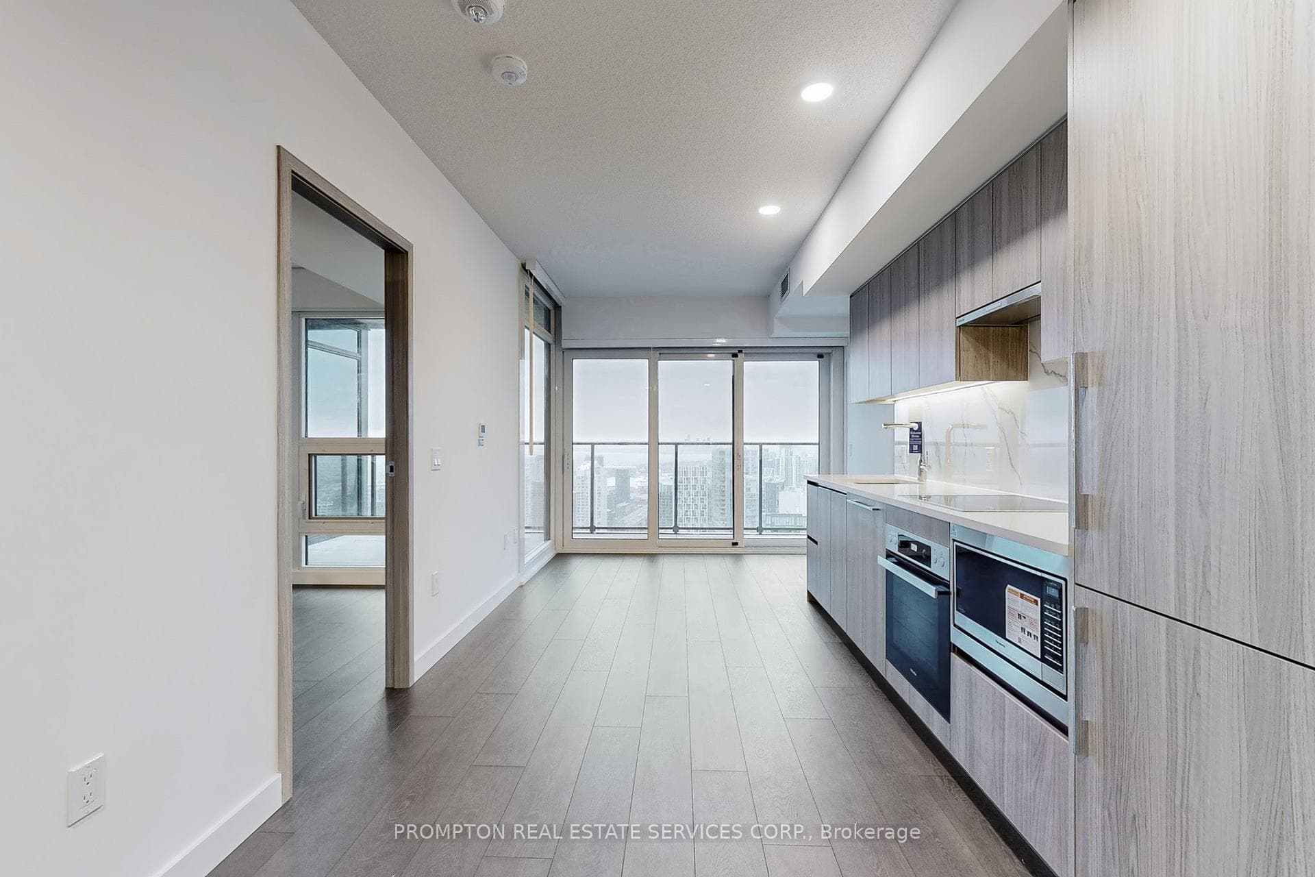 3 Concord Cityplace Way Unit 5212 photo 3