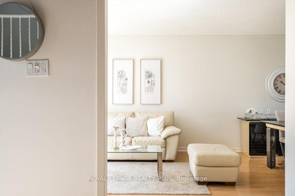 937 Chippenham Drive photo 7