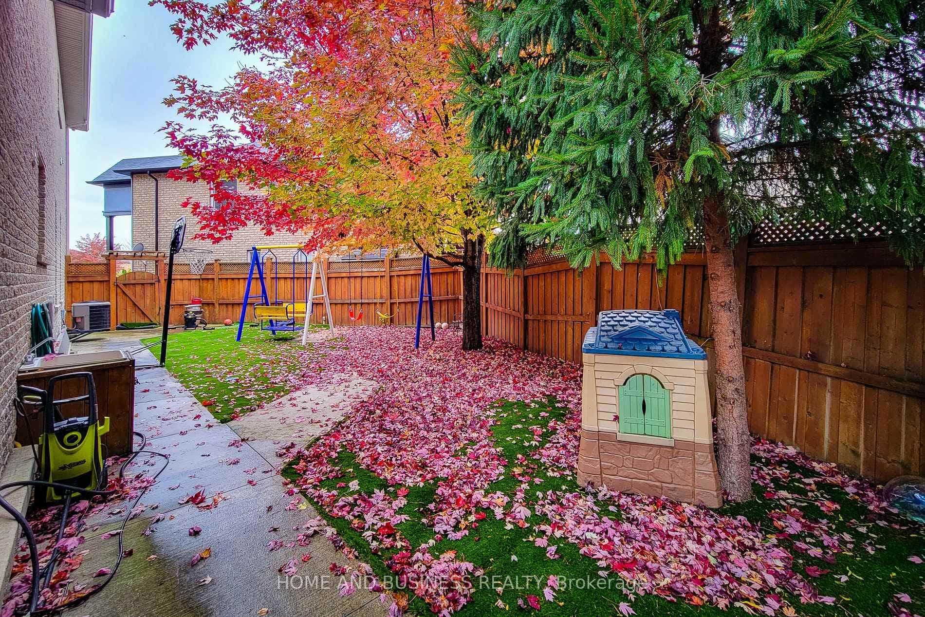 15 Donatello Court photo 36