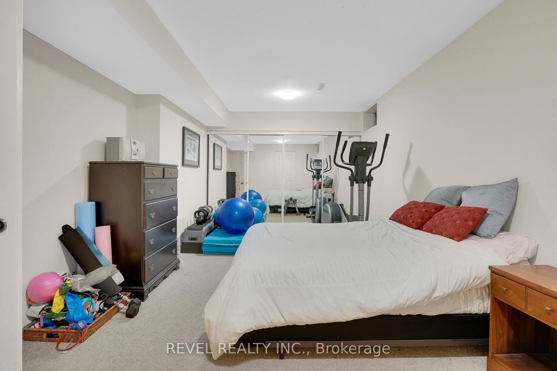53 Oakridge Drive photo 36