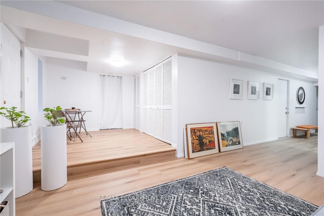 327 Caroline Street photo 43
