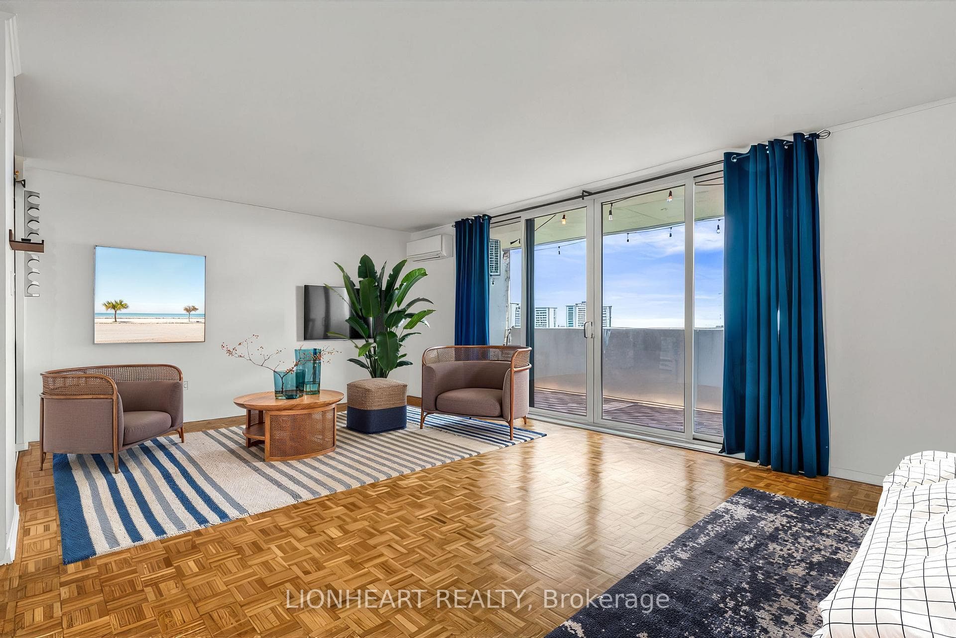 40 Homewood Avenue Unit 2608 photo 8