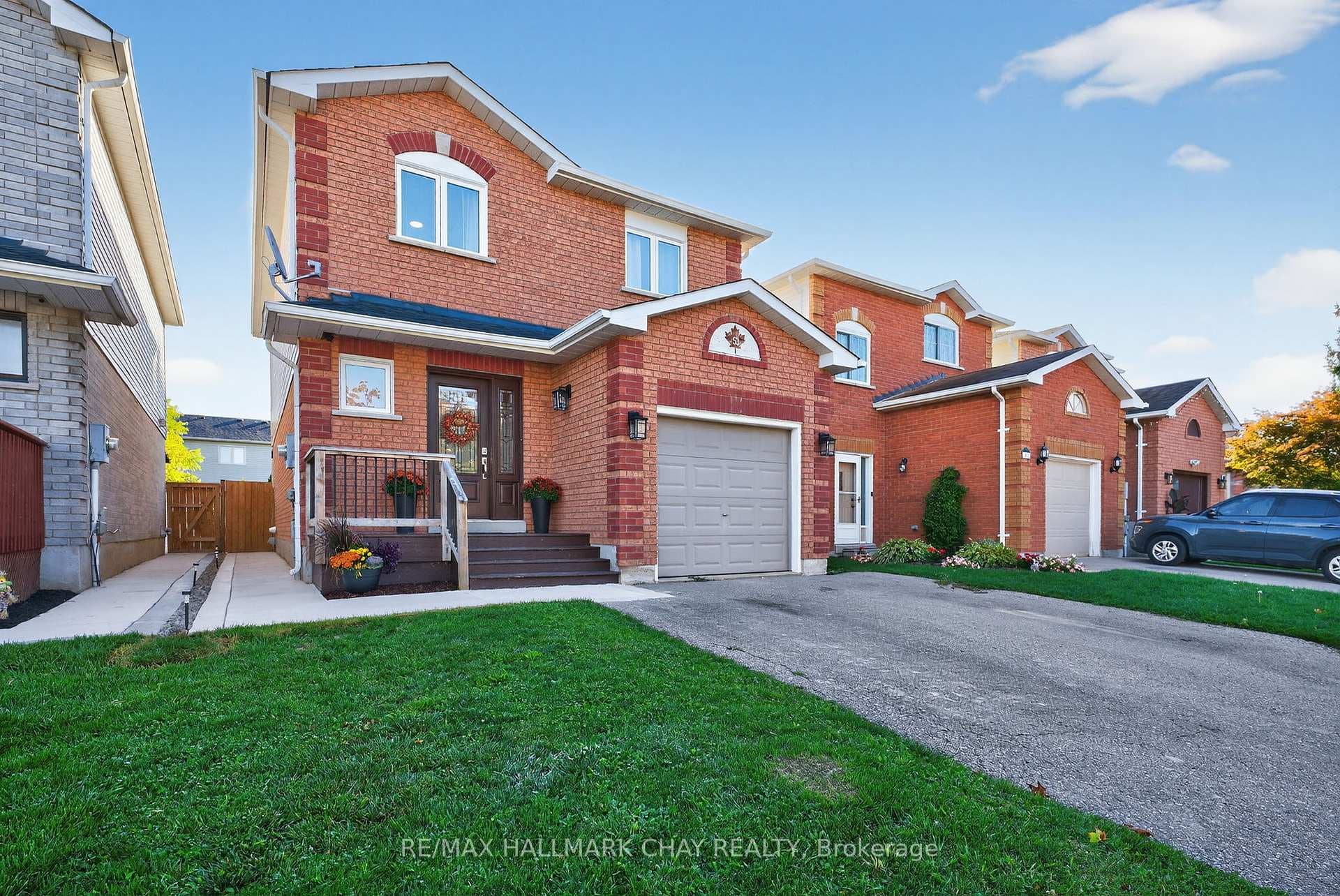 53 McKnight Crescent photo 1