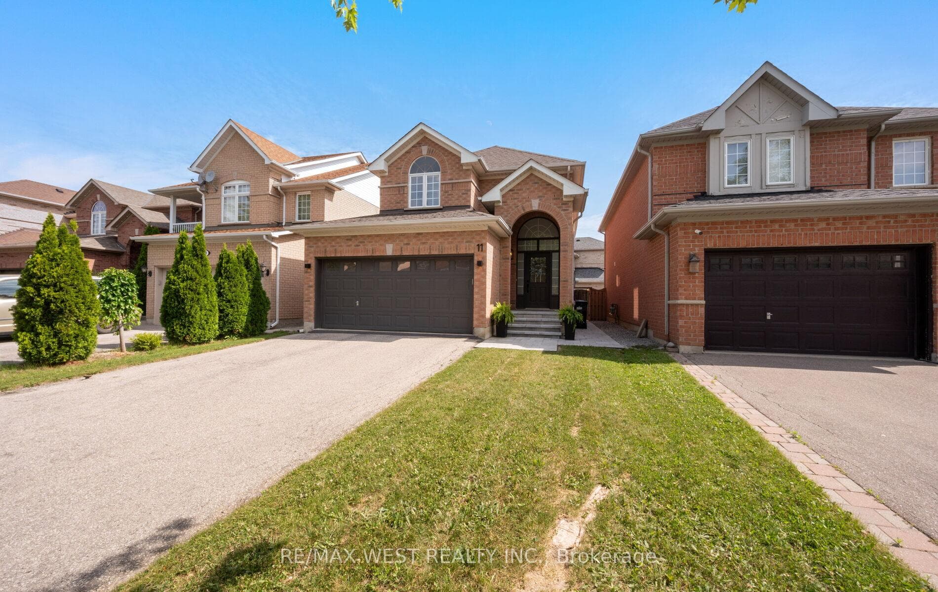 11 Beehive Drive photo 4