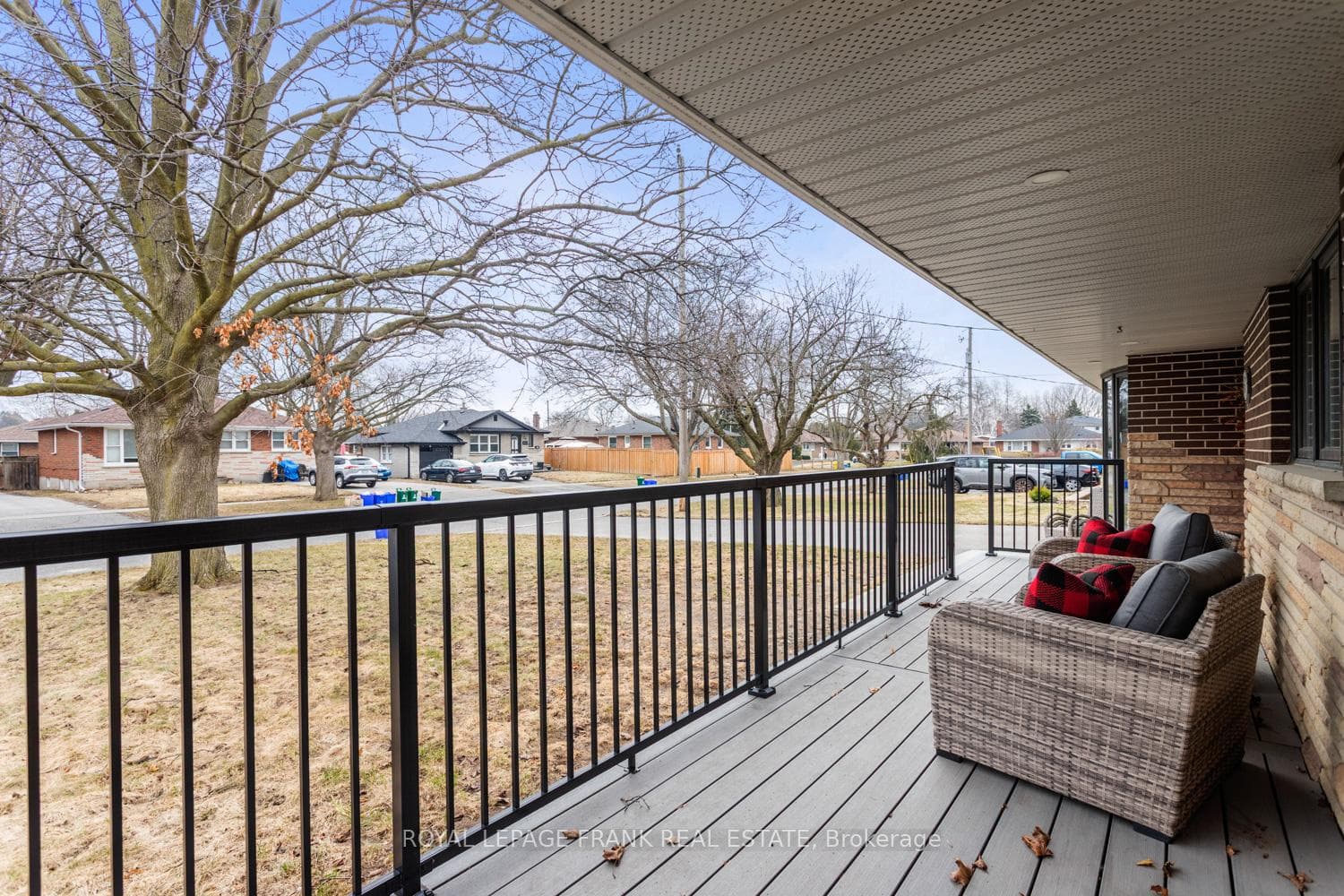 160 Eastdale Street photo 4