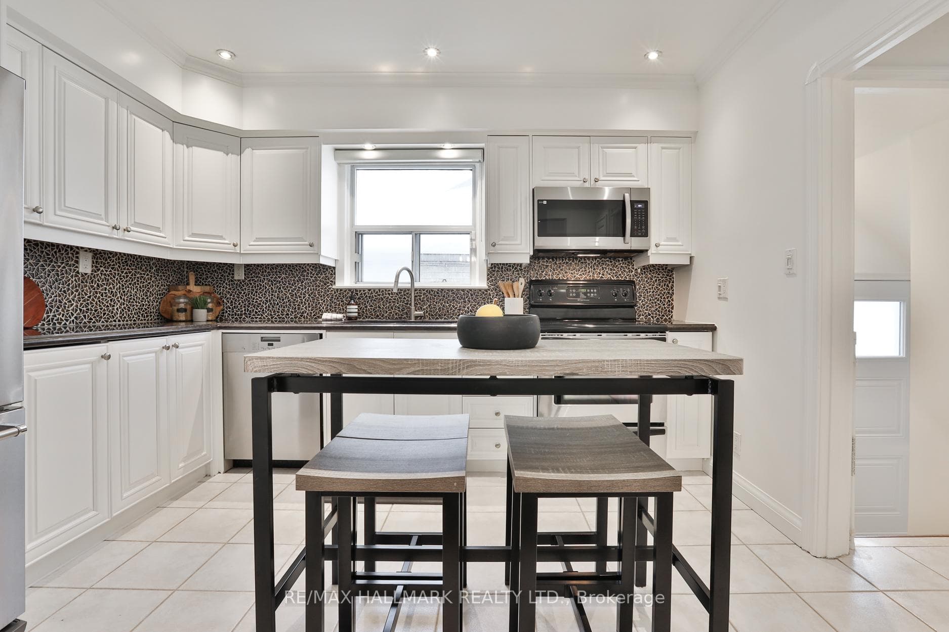 299 Ridley Boulevard photo 11