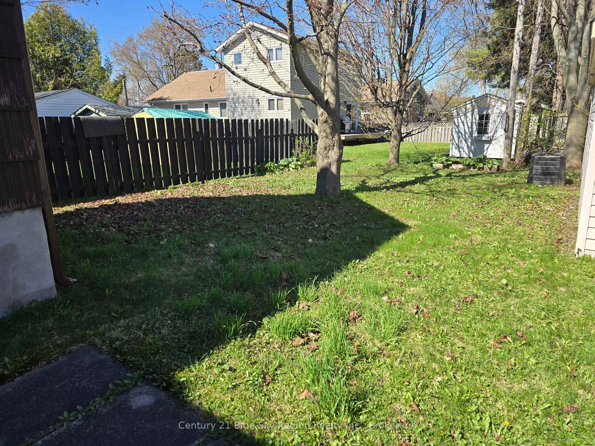 1015 Browning Street photo 4
