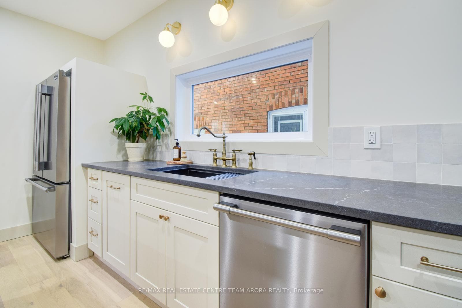 187 Dufferin Avenue photo 17