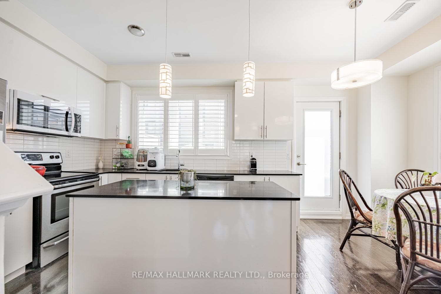 11 Caroline Carpenter Grove photo 8