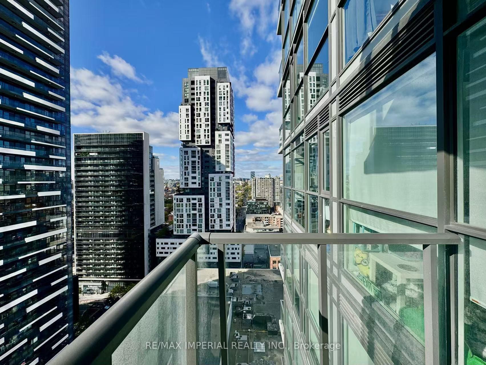 290 Adelaide Street Unit 2103 photo 8